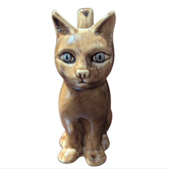 Porcelain cat creamer 5 inches tall and I cannot find any blemishes - Picture 1 of 11